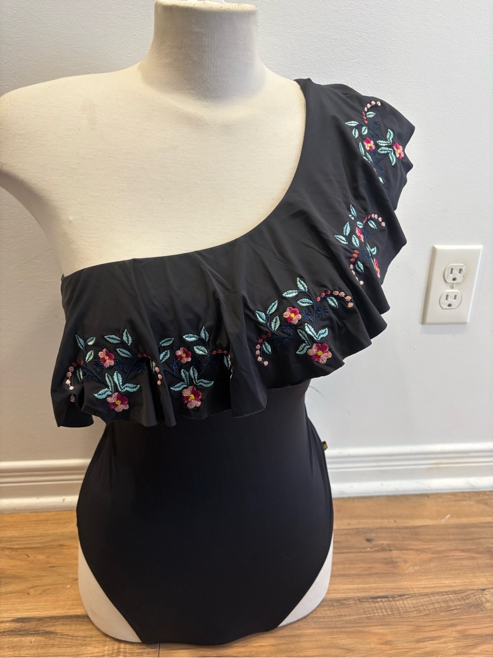 La Vie En Rose Black One-Shoulder Ruffle Swimsuit with Floral Embroidery